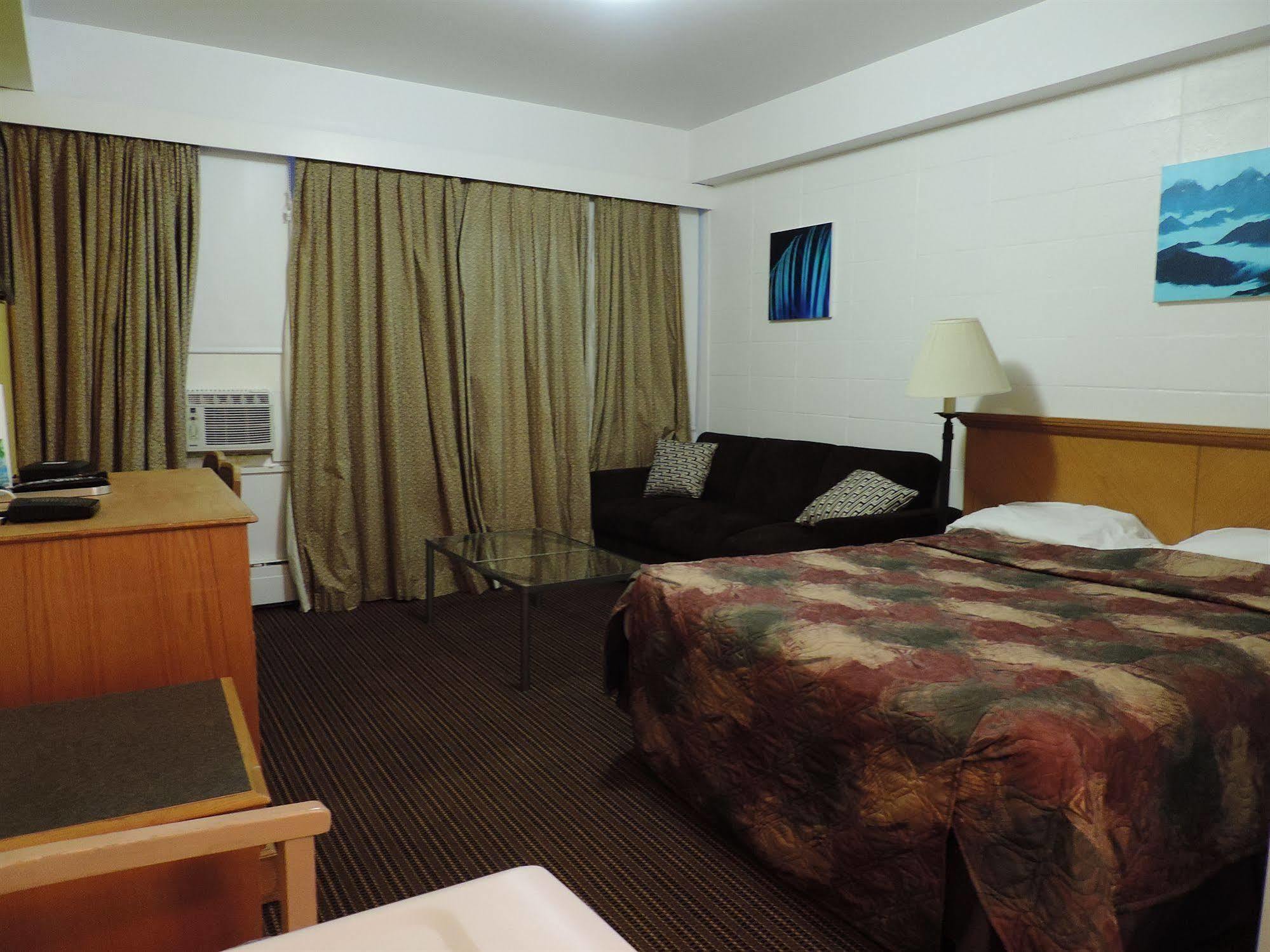 Royal Plaza Hotel